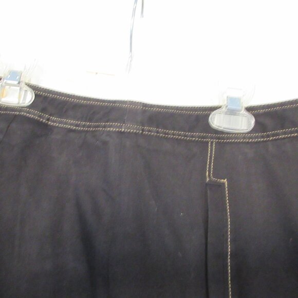 Parallel Jet Black w White Piping Mini Skirt, 1-front pocket, size 6 - Picture 4 of 12